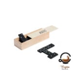 Domino s graviranim imenom u drvenoj kutiji